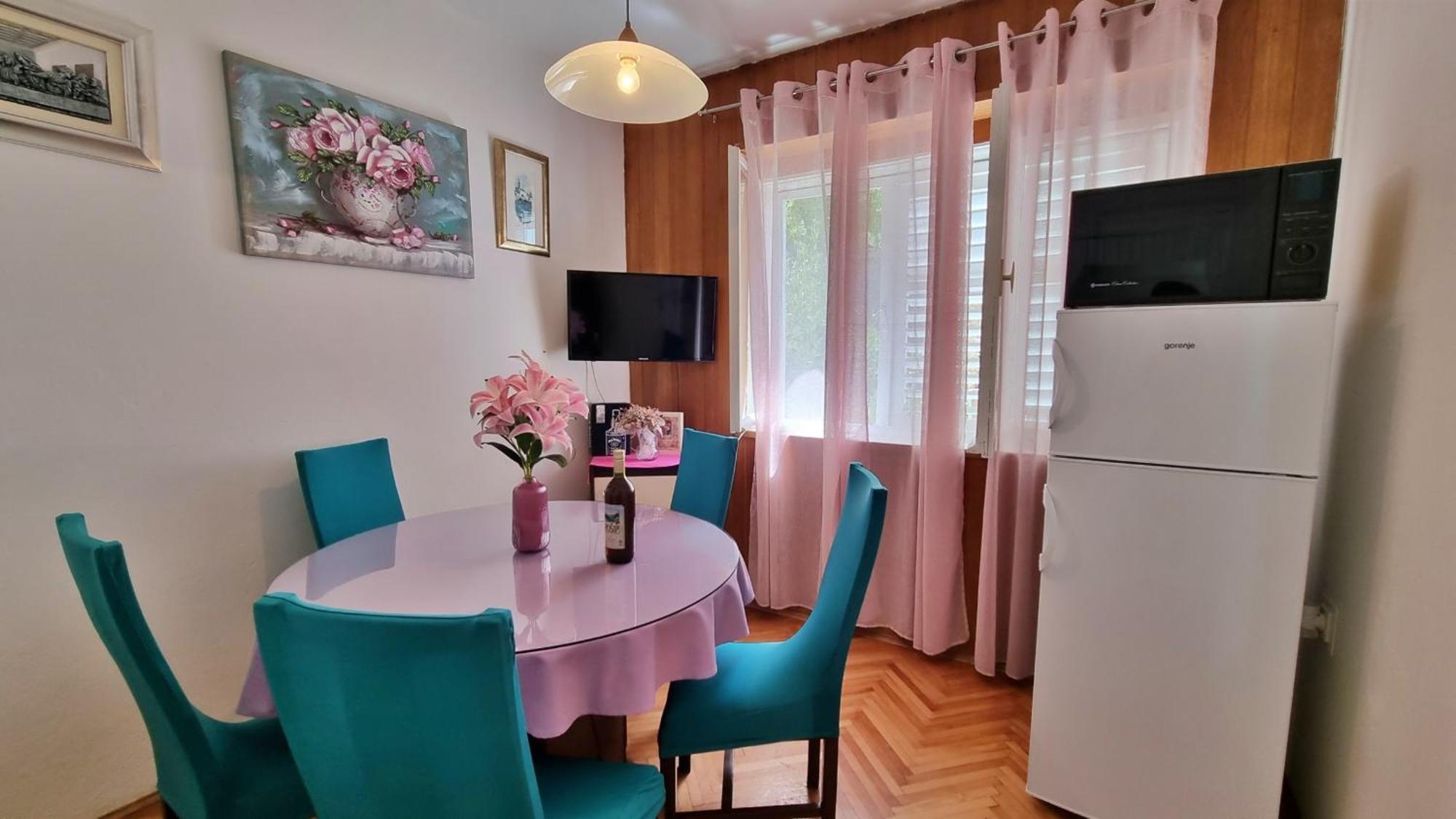 Aurel Appartement *